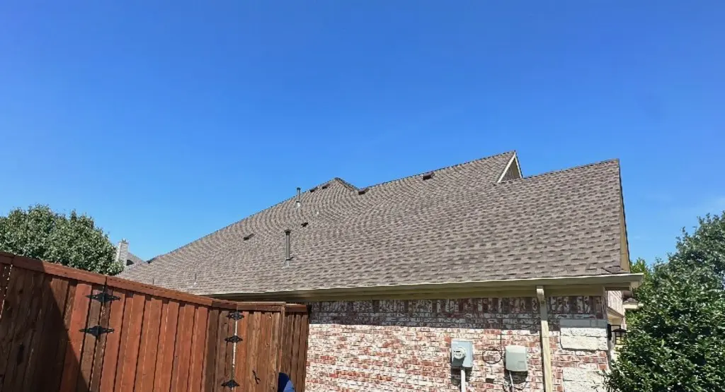 Completed roof replacement project in Riga